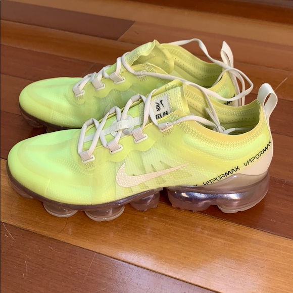 vapor air max yellow